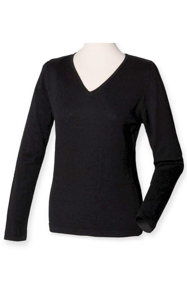 Cashmere v neck sweater in black