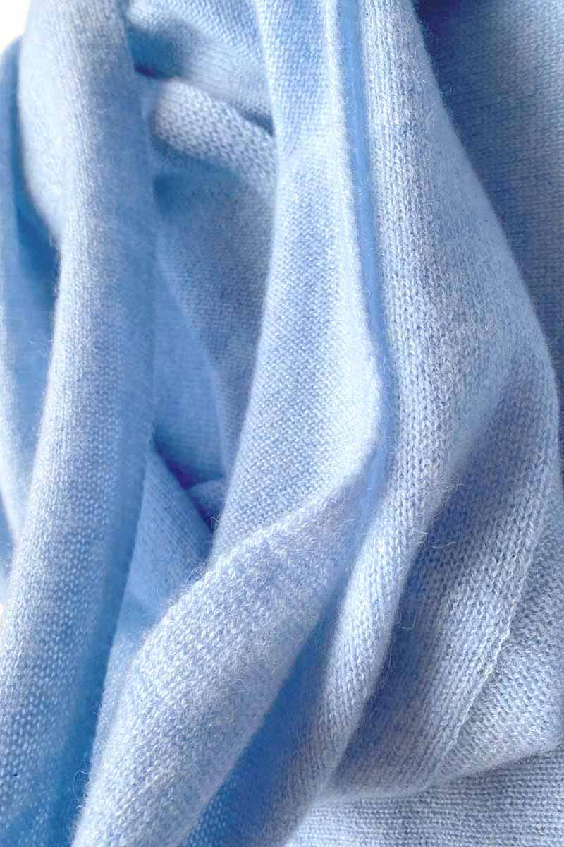 Cashmere scarf in Powder blue | SEMON Cashmere