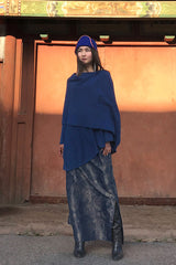 One sleeve Cashmere poncho in Mid blue - SEMON Cashmere