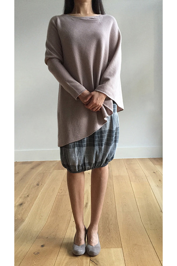 One sleeve Cashmere poncho in Nude - SEMON Cashmere