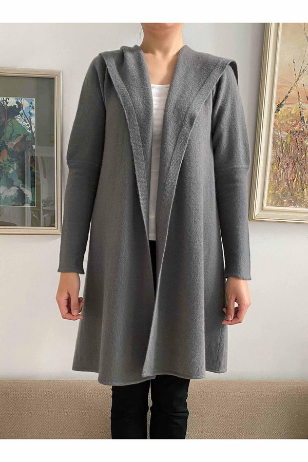Hooded Cashmere Cardigan in ash grey | SEMON Cashmere