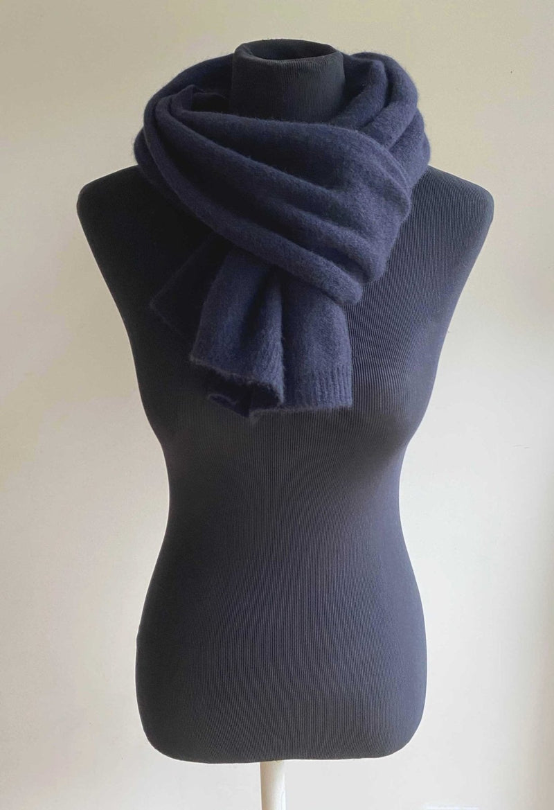 Bundle offer for women's cashmere hat, scarf and gloves in Dark navy blue - SEMON Cashmere