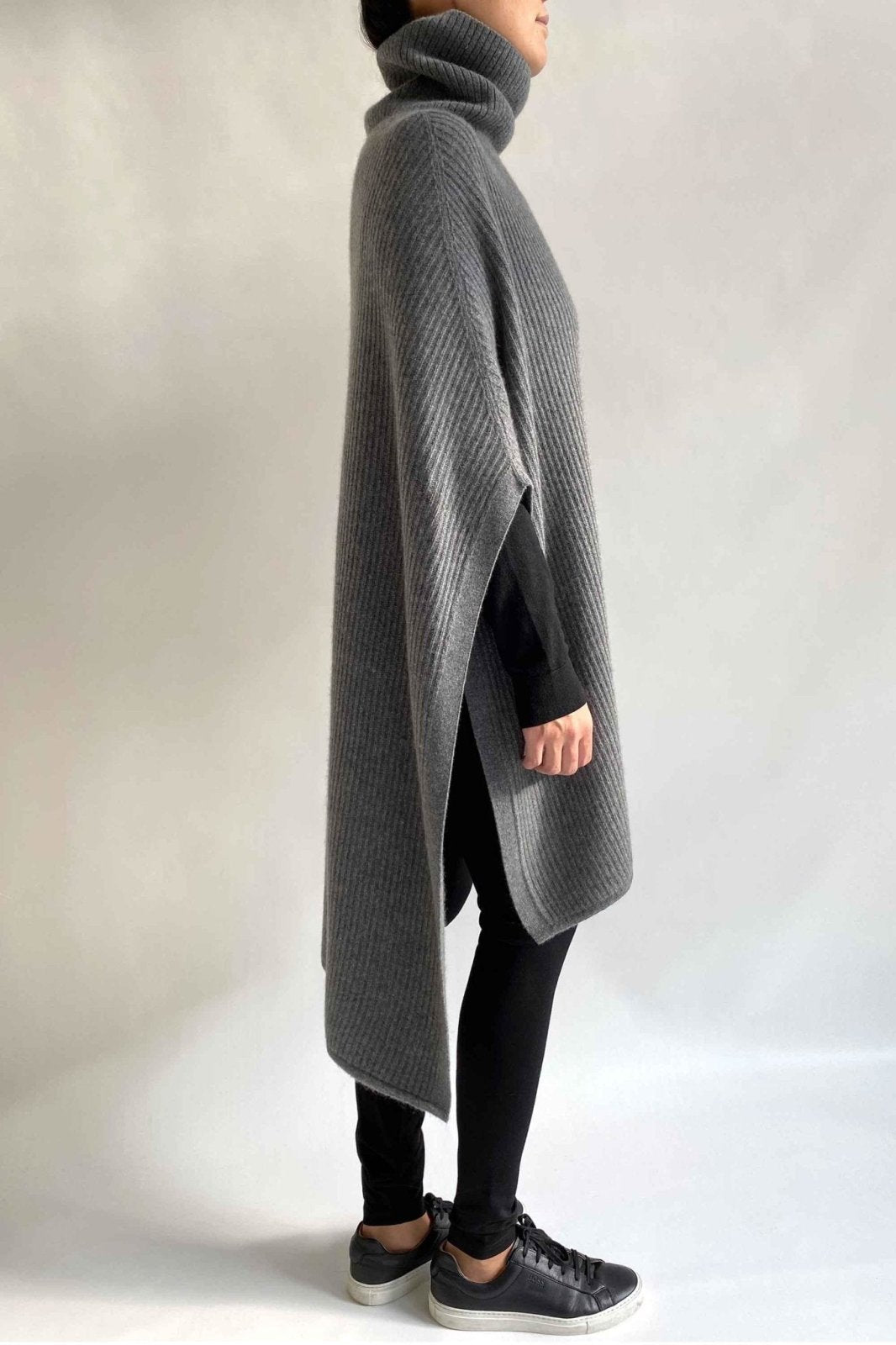 Cashmere Chunky Sweater Poncho with roll neck in Mid grey - SEMON Cashmere