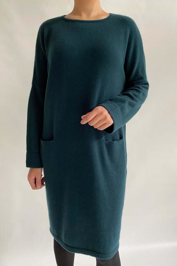 Cashmere drop shoulder dress in bottle green - SEMON Cashmere