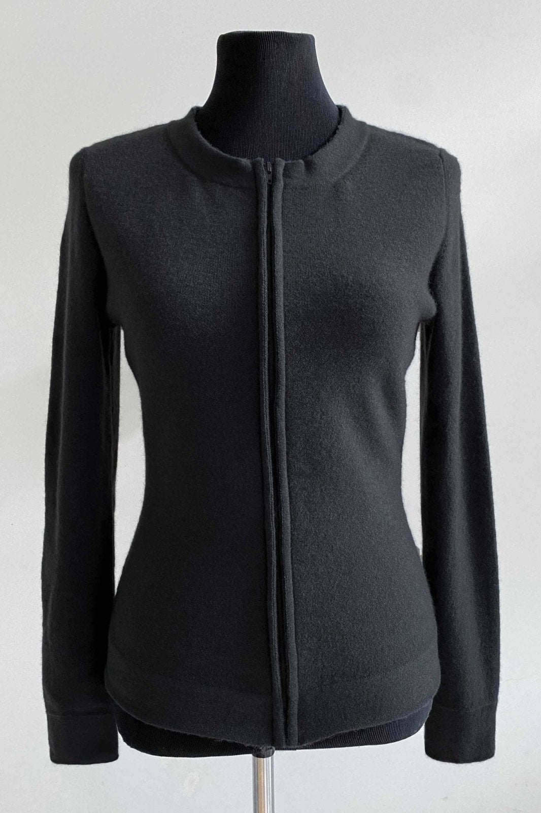 Fitted zip up cardigan in khaki, slate grey and black - SEMON Cashmere