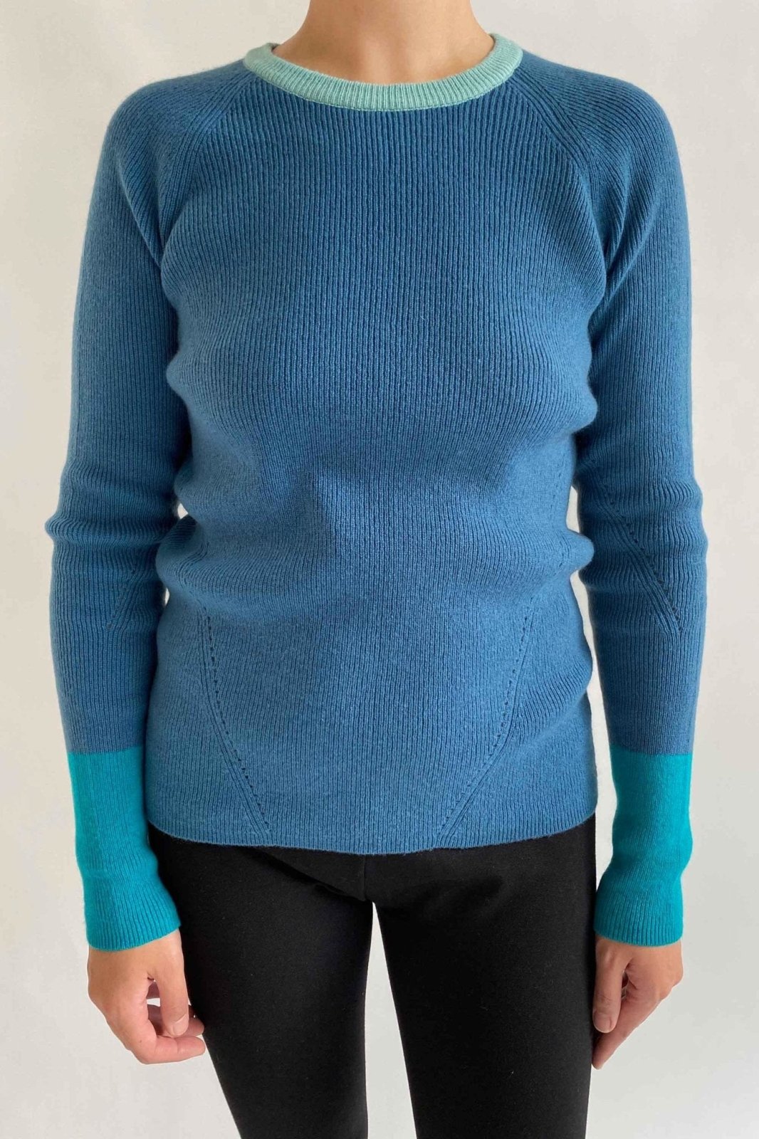Thick colour block jumper in teal blue - SEMON Cashmere
