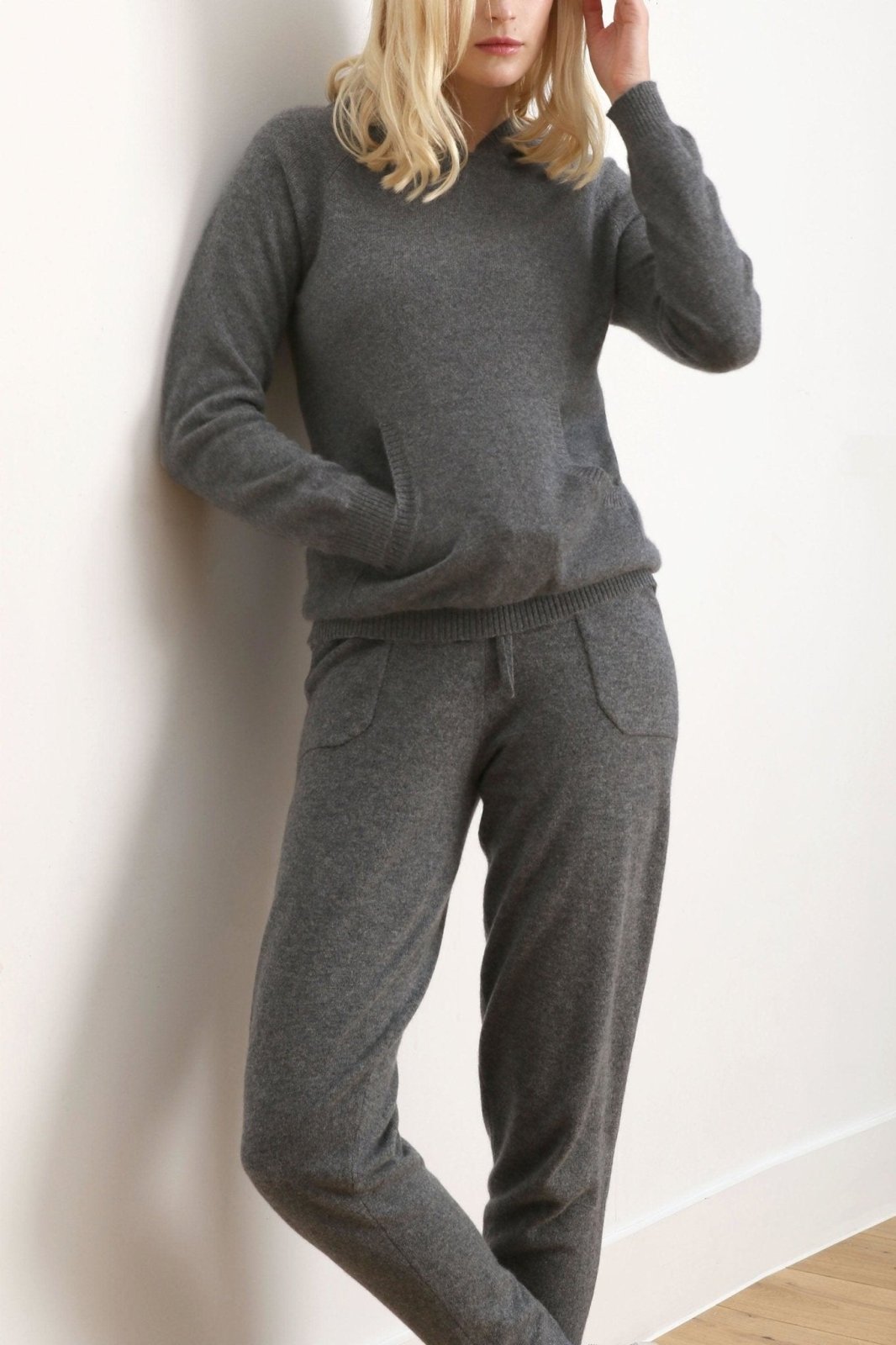Tracksuit top jogger sweater loungewear hoodie in mid grey - SEMON Cashmere