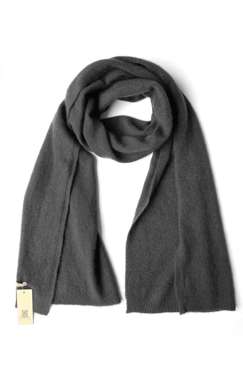 Unisex cashmere scarf in black - SEMON Cashmere