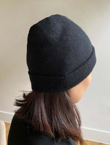 Womens cashmere beanie hat in black - SEMON Cashmere