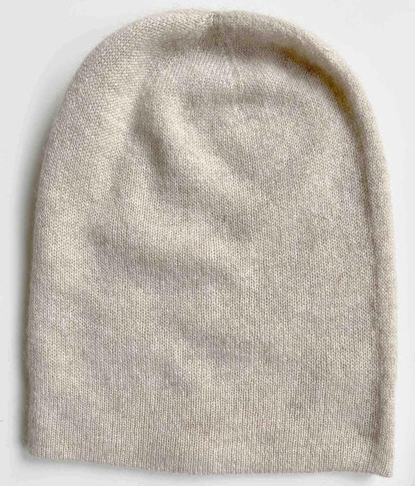 Womens cashmere beanie hat in oat - SEMON Cashmere